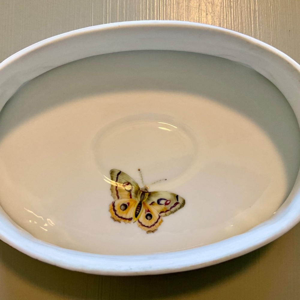 Anna Weatherley Hand Painted Porcelain Box - Picture 3 of 16